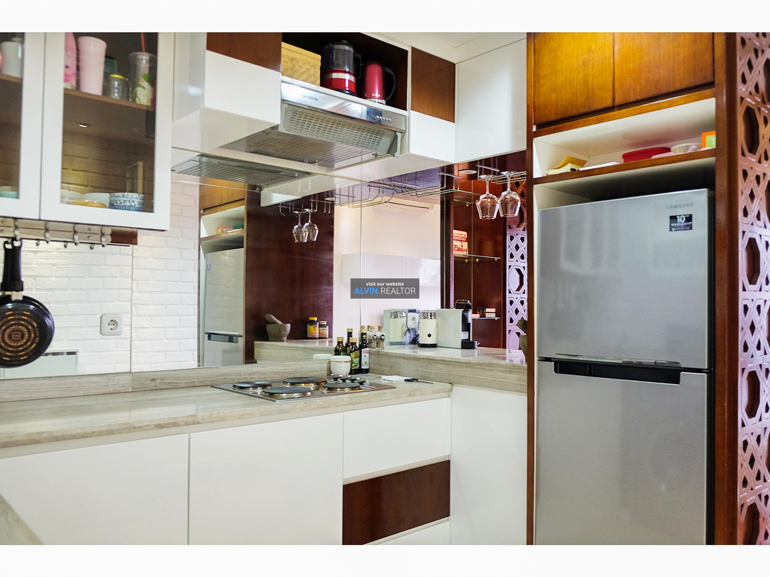 Aston_Bellevue_Suites_Unit_907_006