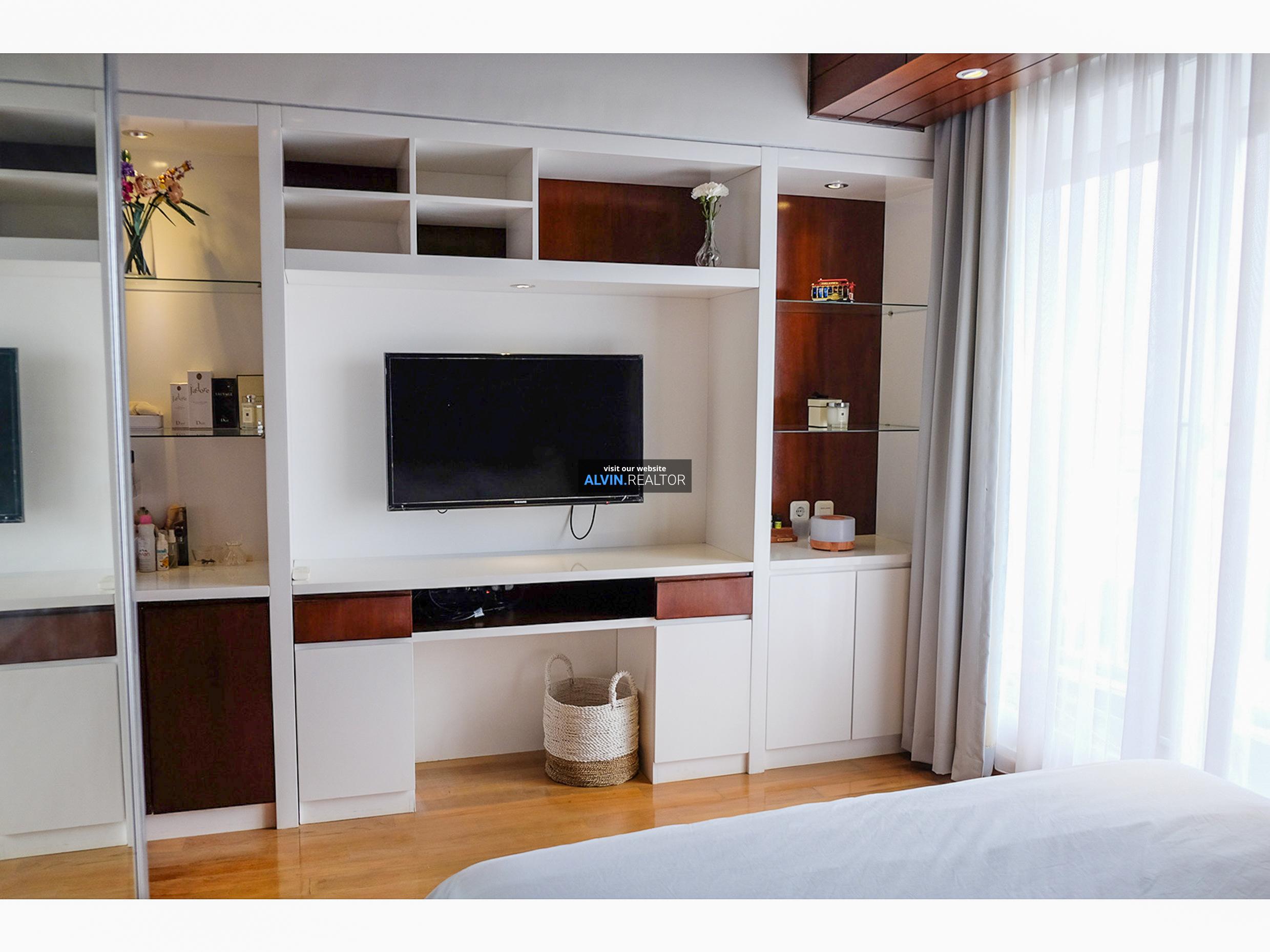 Aston_Bellevue_Suites_Unit_907_013