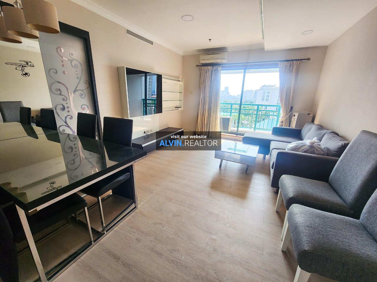 Pavilion T4 unit 806