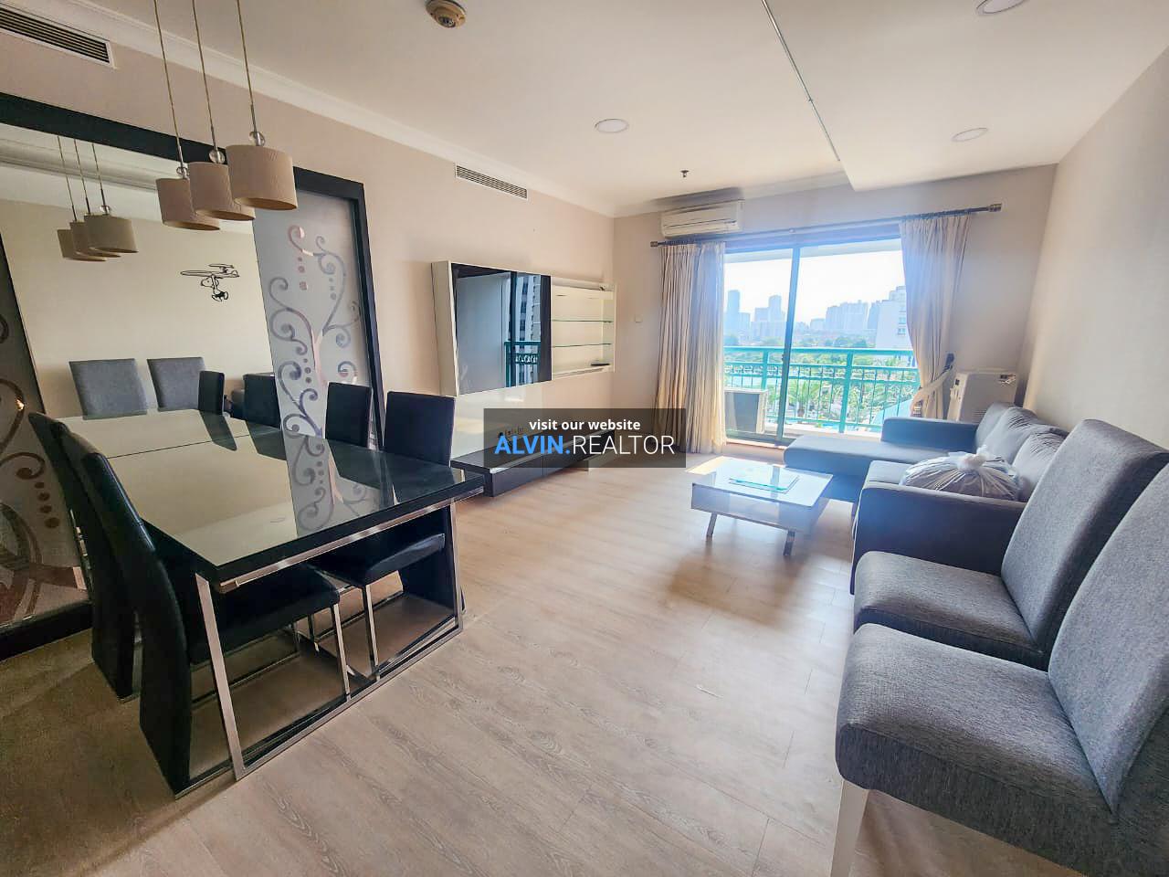 Pavilion T4 unit 806