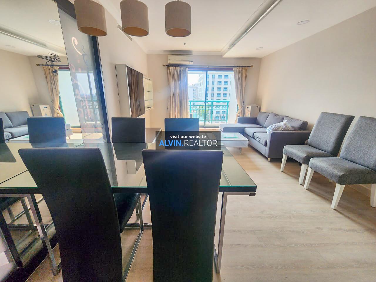 Pavilion T4 unit 806