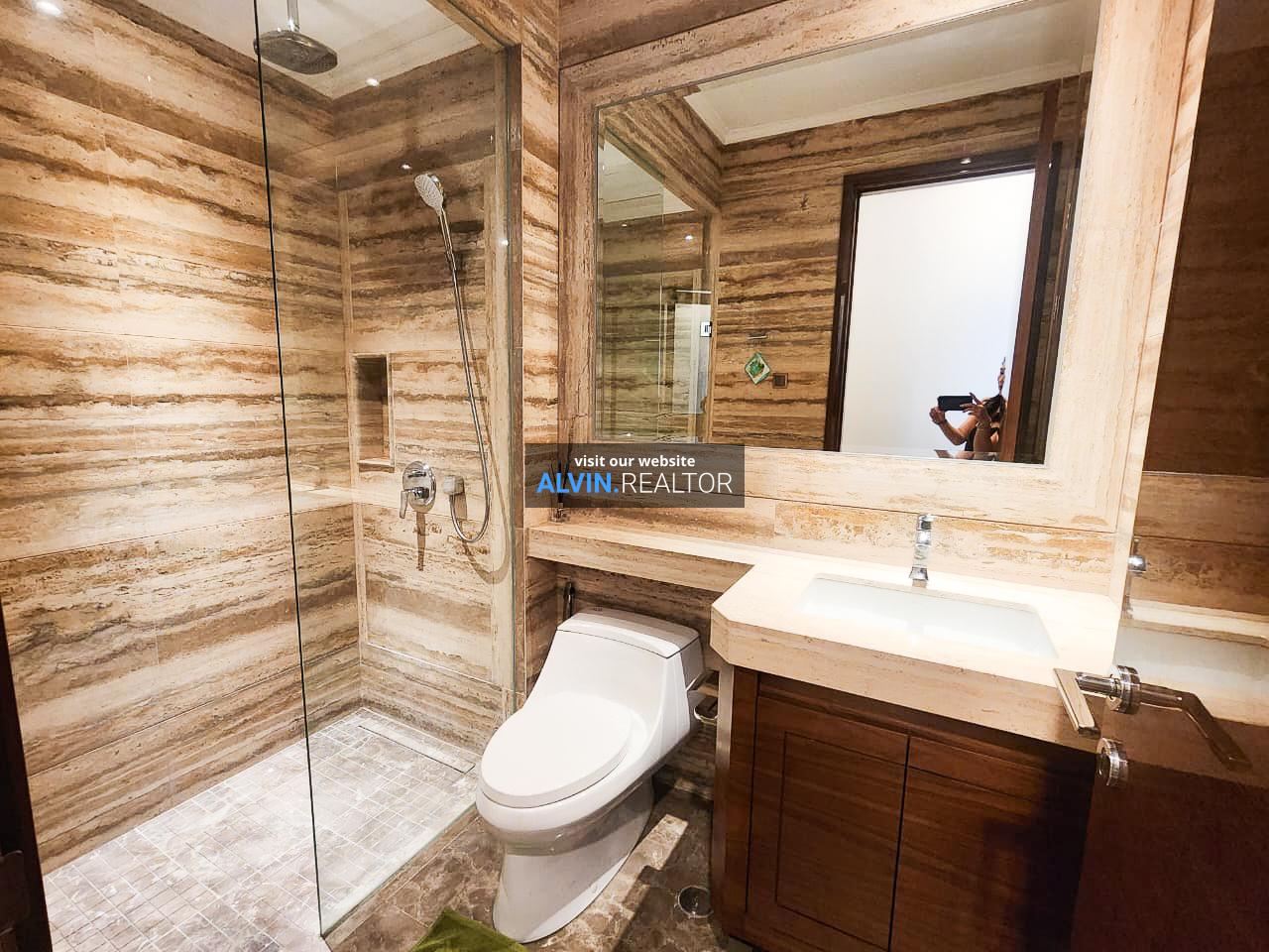 1c0058a5-d7a9-451c-aa48-90e7da9ac26e