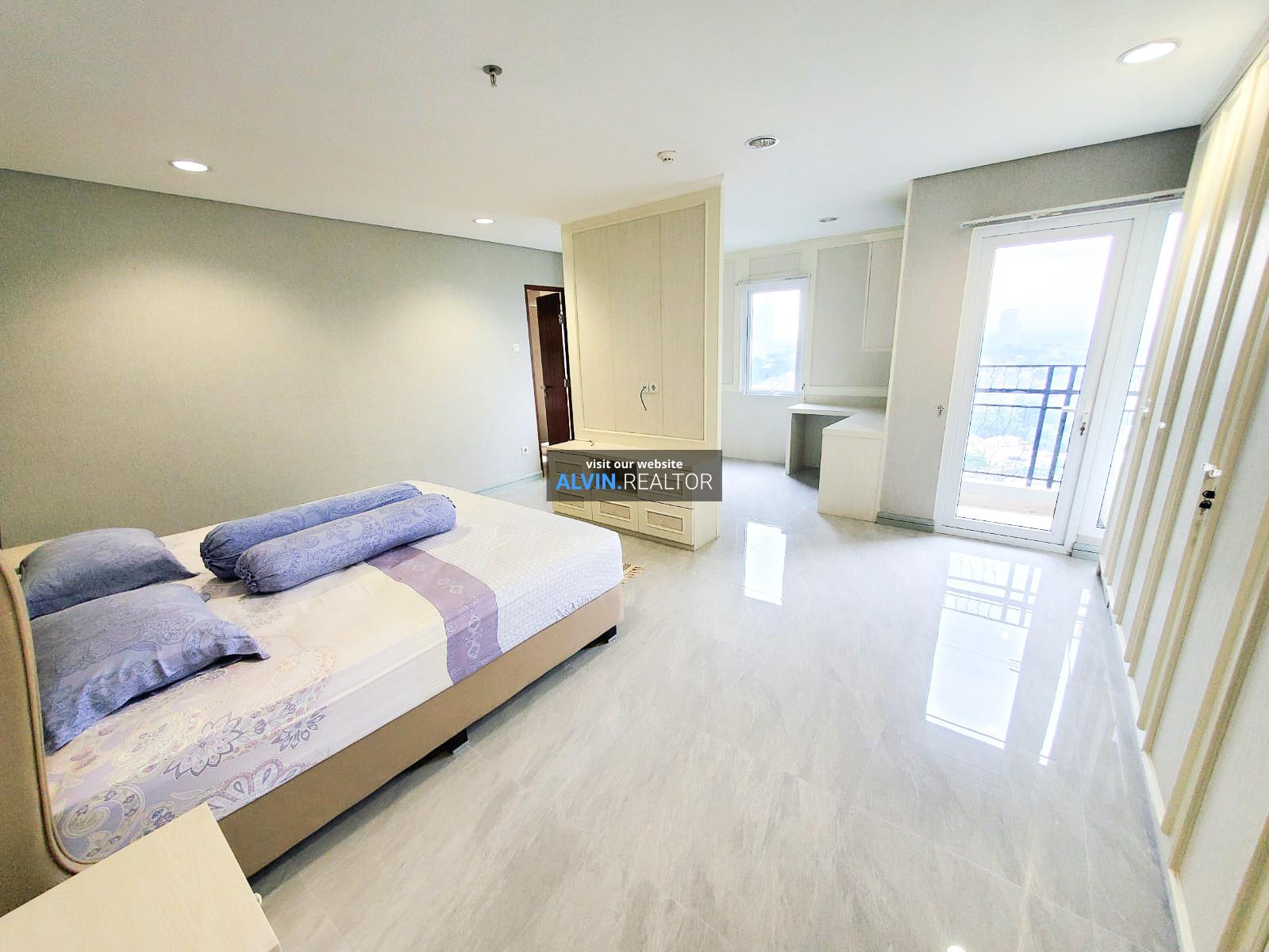 33c51daf-c7cc-40fe-b2b2-21a8cfa65c07