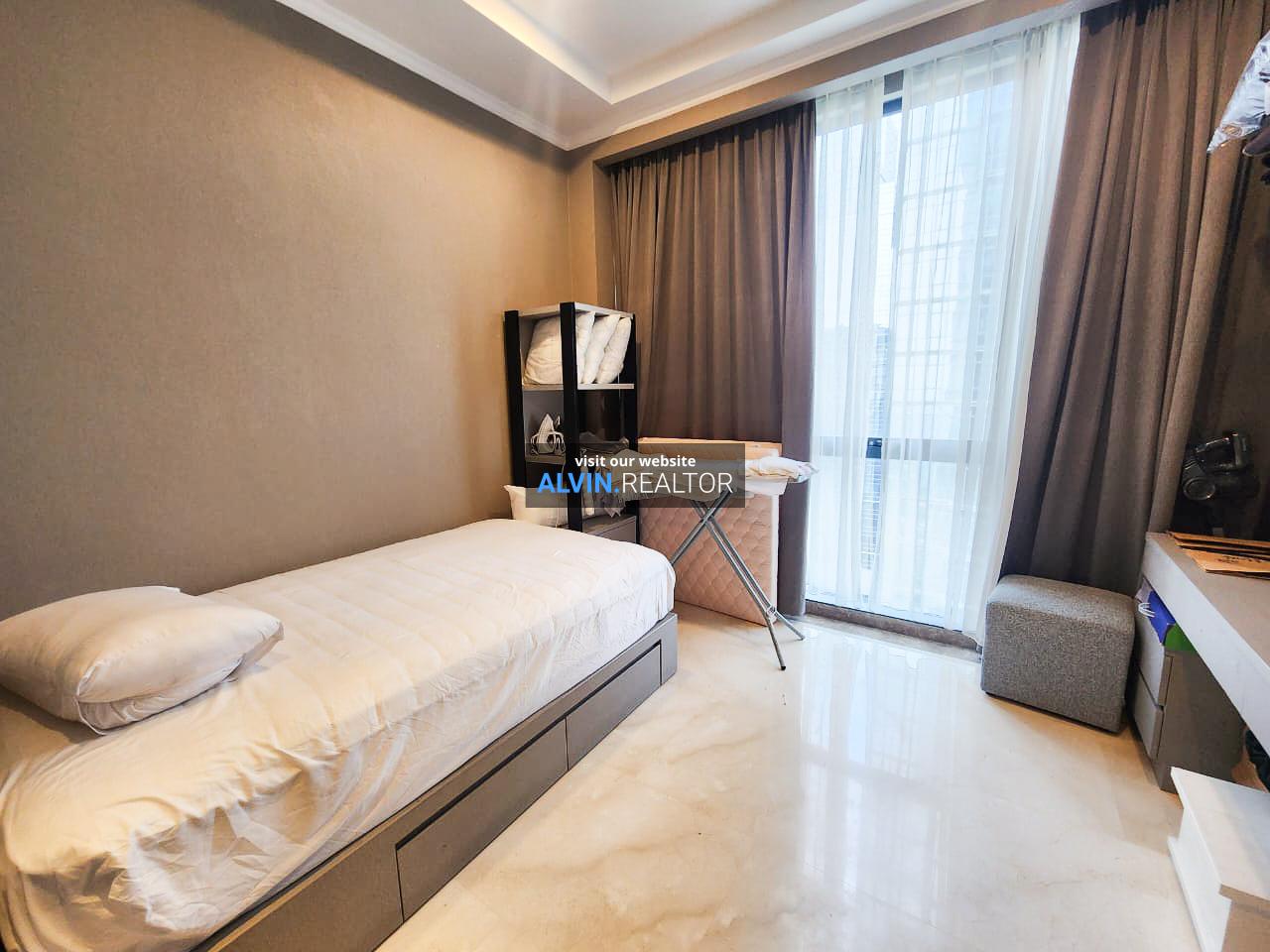 db4e770f-26cf-464a-bf3e-29fbf08f1a80