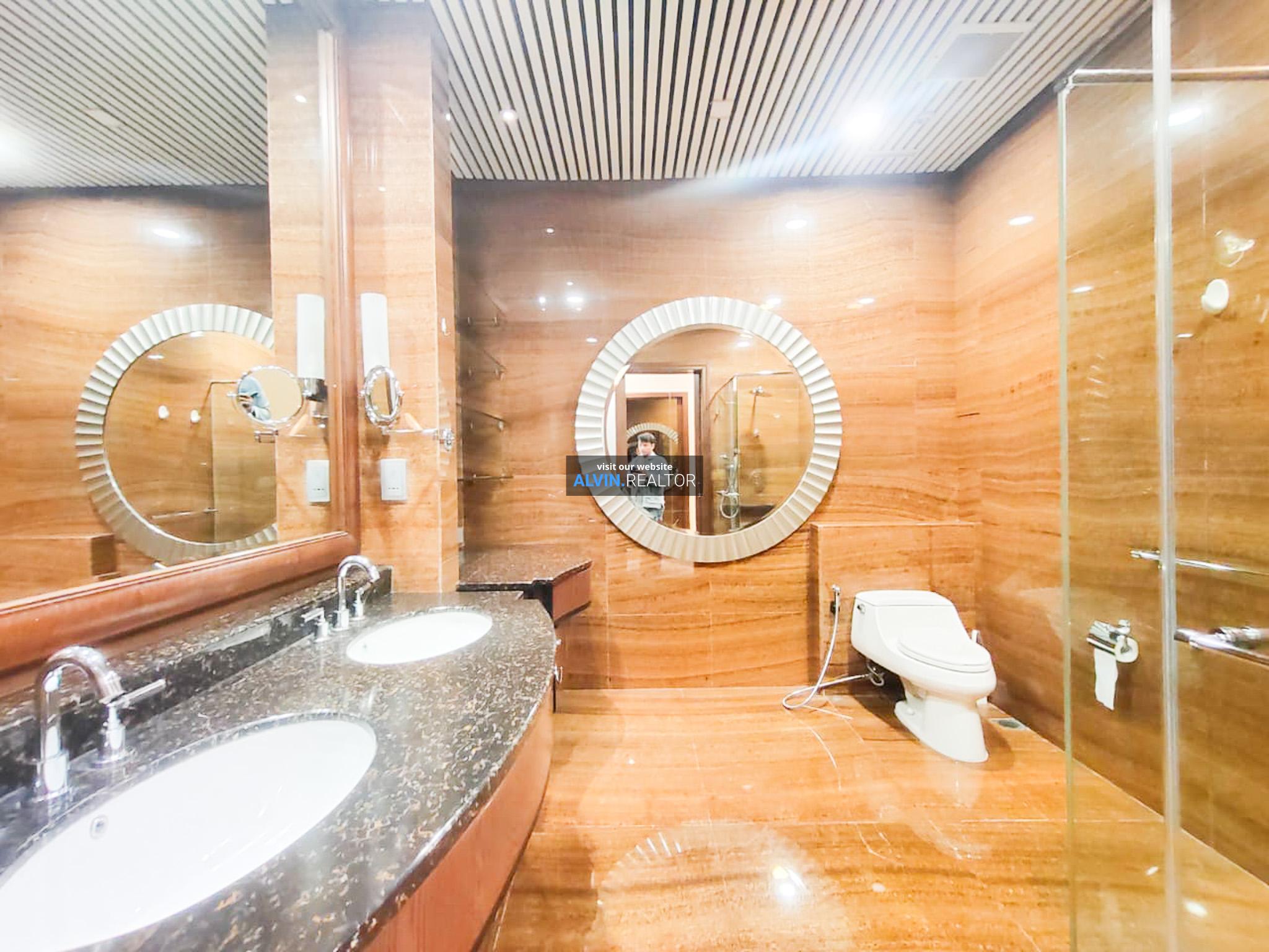 ad428202-c463-42be-88b0-961c9b8391e6