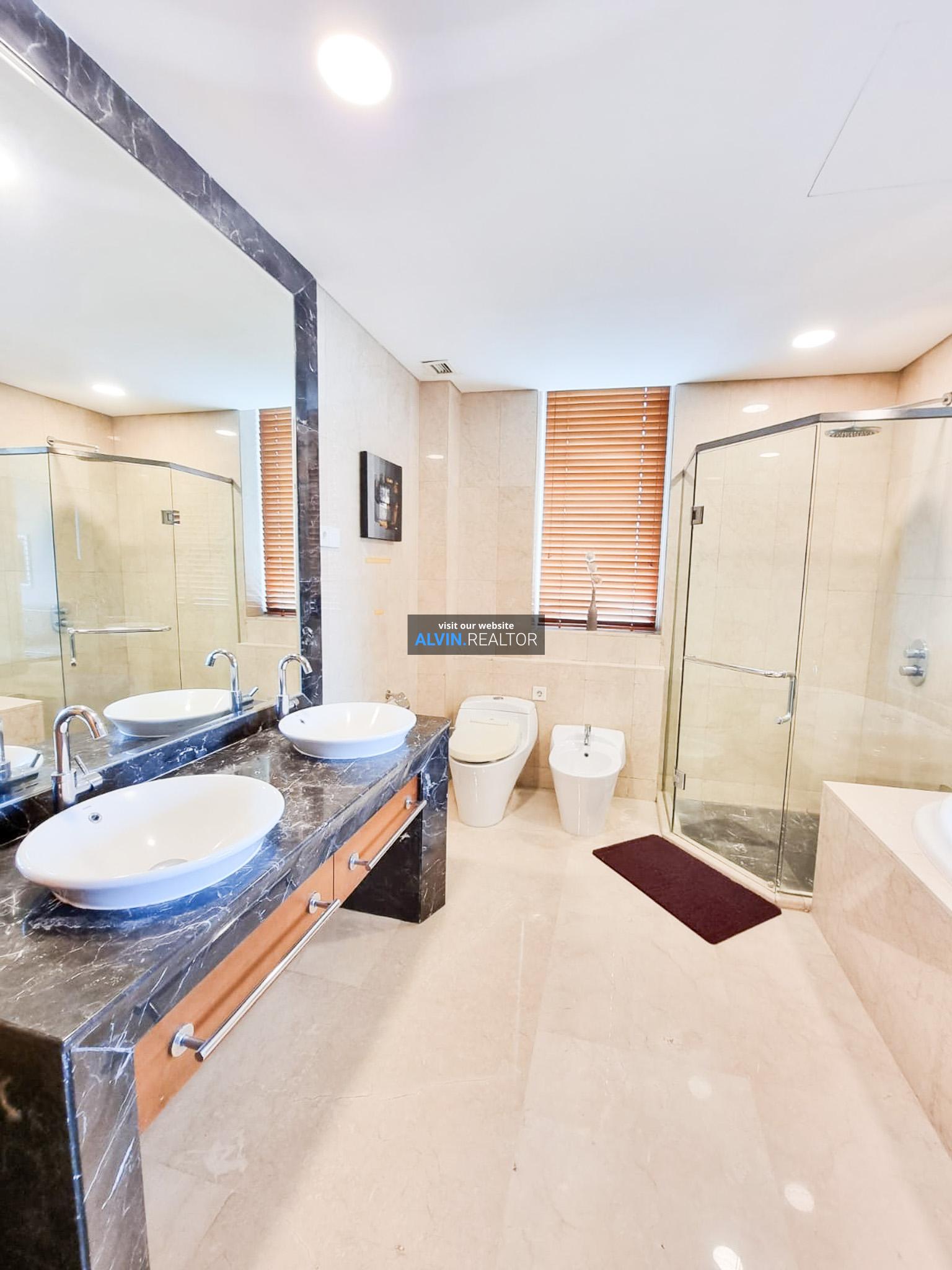 4e037186-e4d4-4e55-a83f-4e0aff8cb8d3