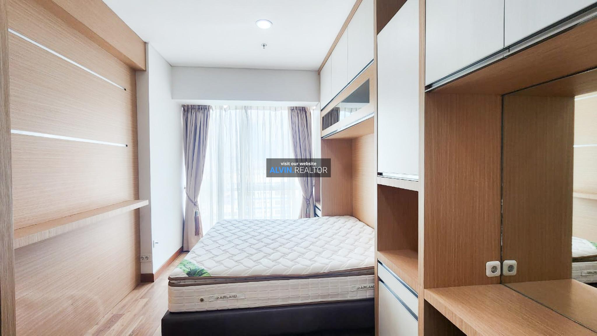 657f74d1-e16f-4023-bab1-d585b53b2d12