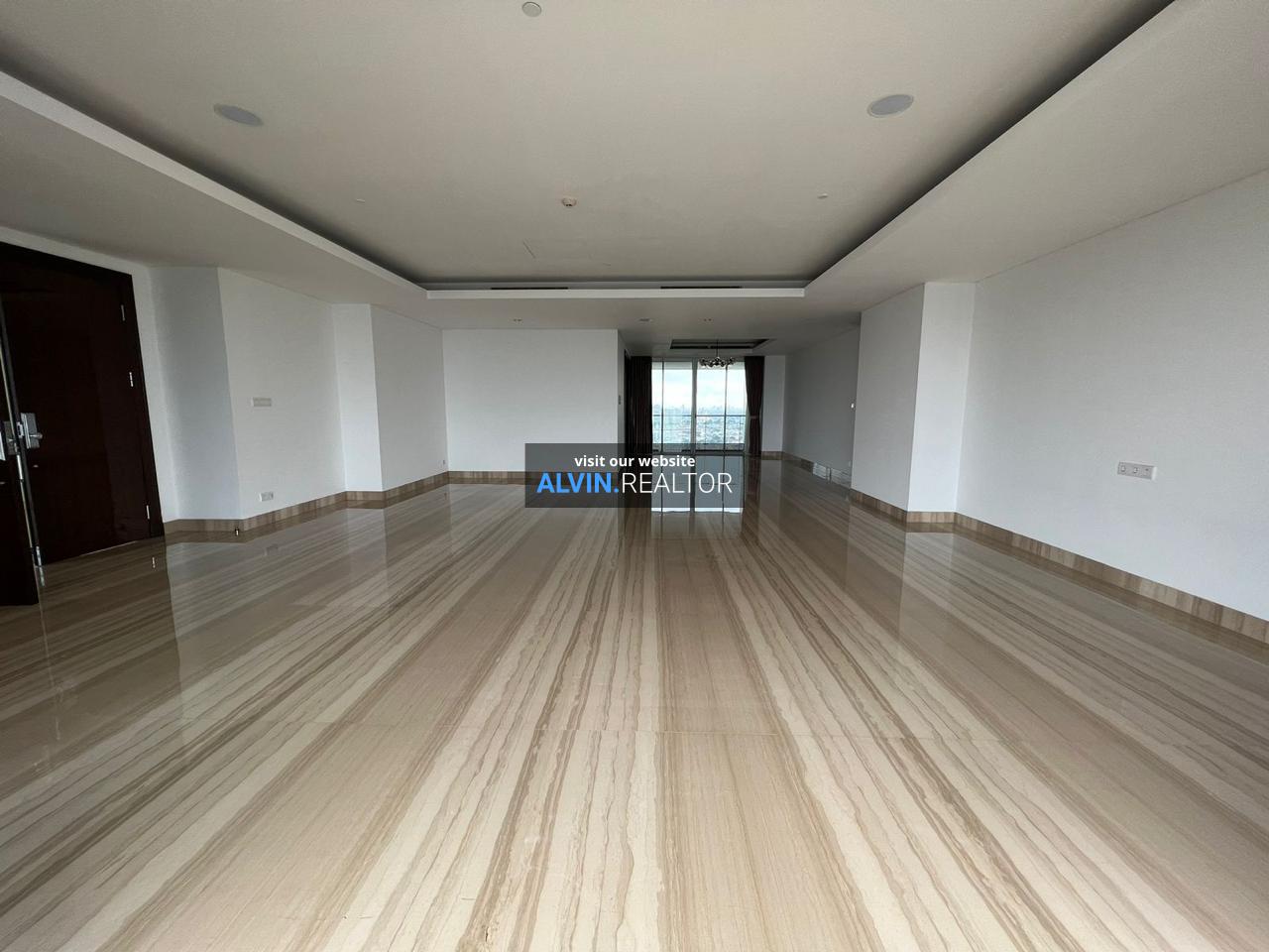 WhatsApp Image 2024-08-18 at 17.03.36_44bd9903