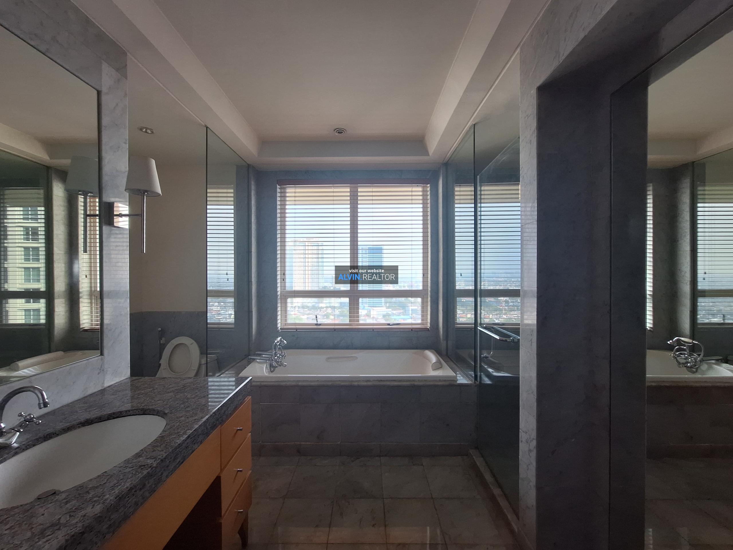 WhatsApp Image 2024-08-20 at 19.33.01_0863cbe4