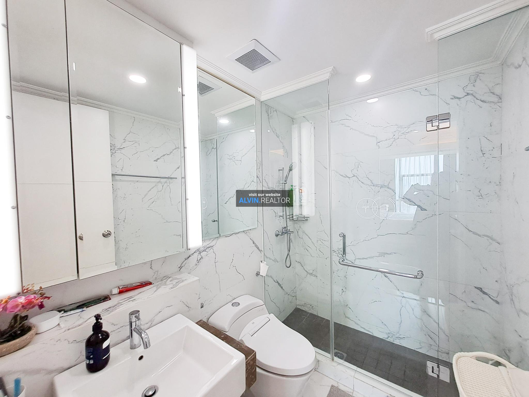 e9ae5579-4337-4f25-b8a3-9a59c7e28819