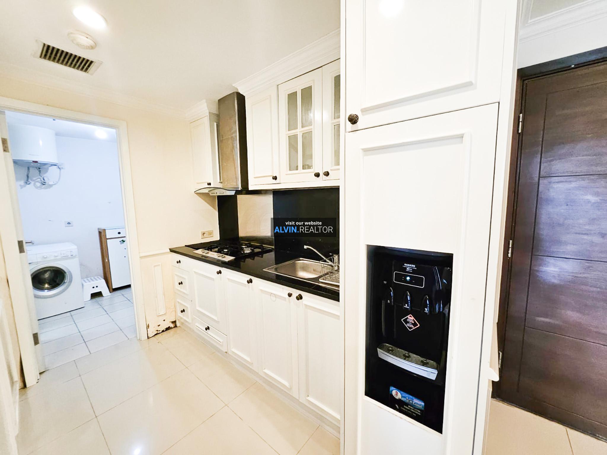 1218904d-3e93-4780-99b9-e42cb44a3b84-1728389100