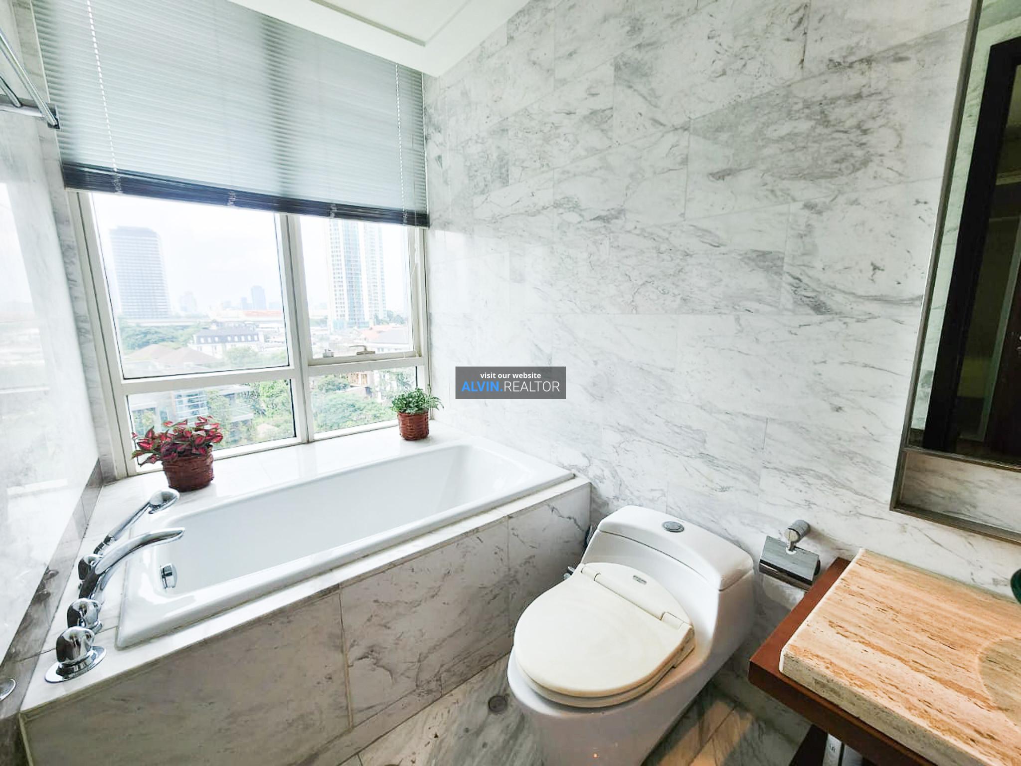 390f6c03-5e3c-4a20-818c-4bf4cdf4e583-1739720751