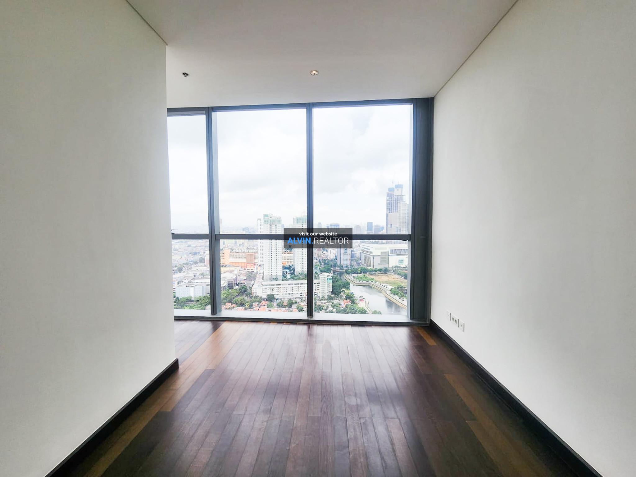 6726d527-fe79-48ce-8368-7ab9548c6bab-1740550279