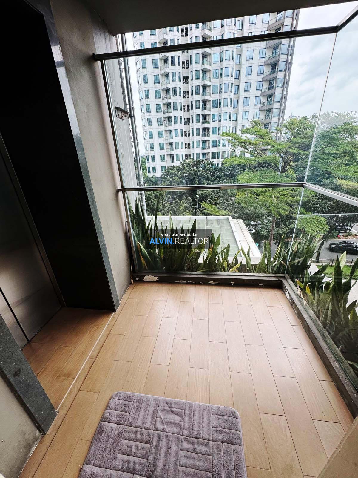 991599763059037-1745487379