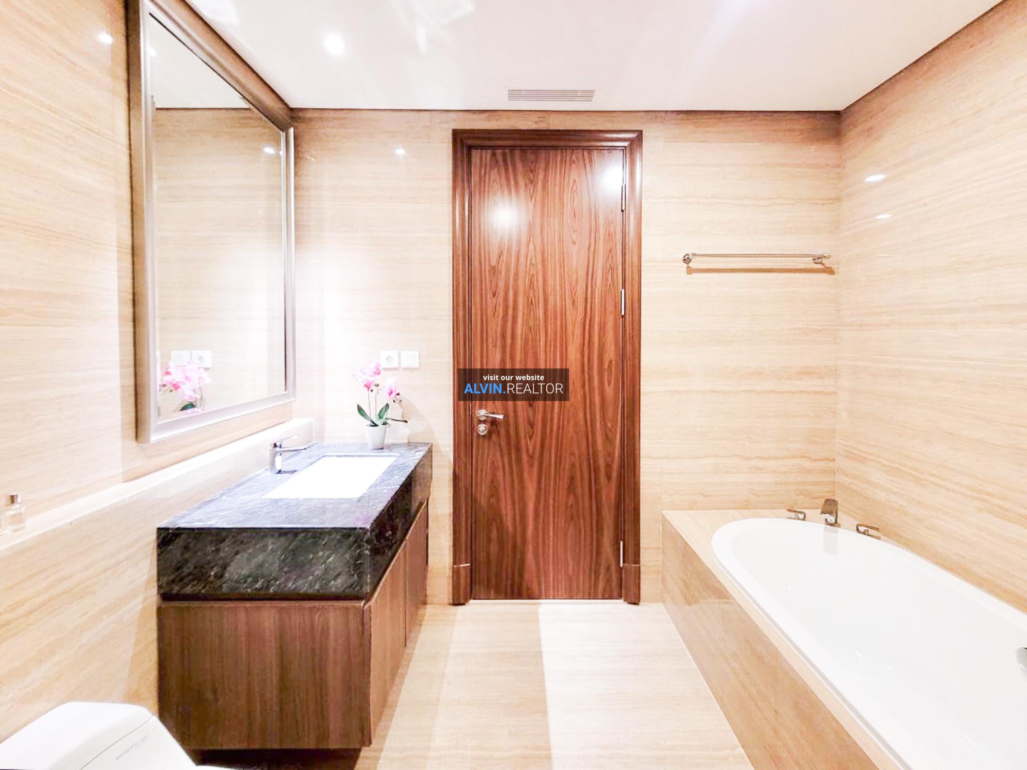 c9350cc9-eab9-42b7-ac73-9a959319f28f-1734085612