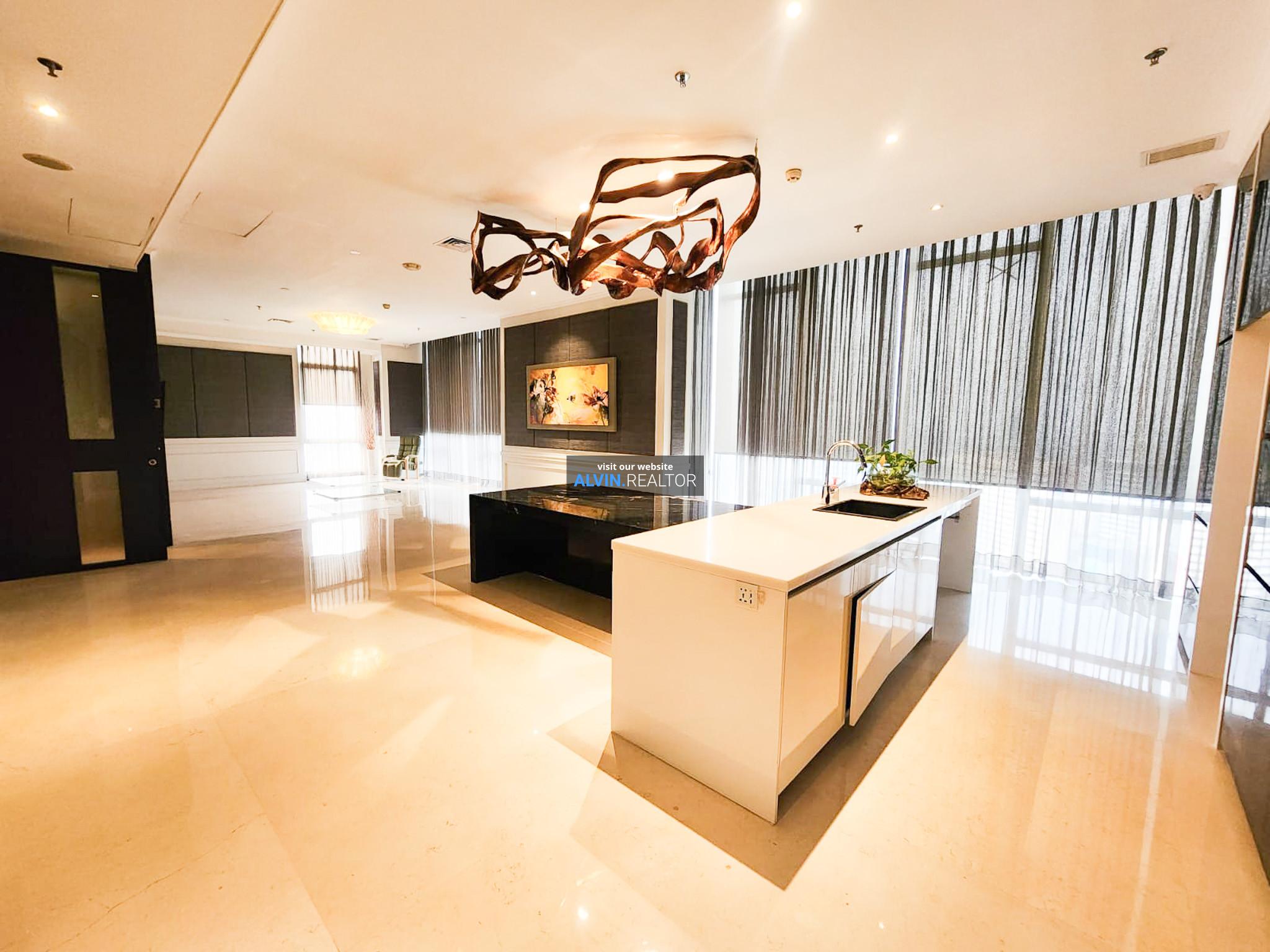 ebb97a35-63ed-4c01-9882-d6376af05adc-1732532518