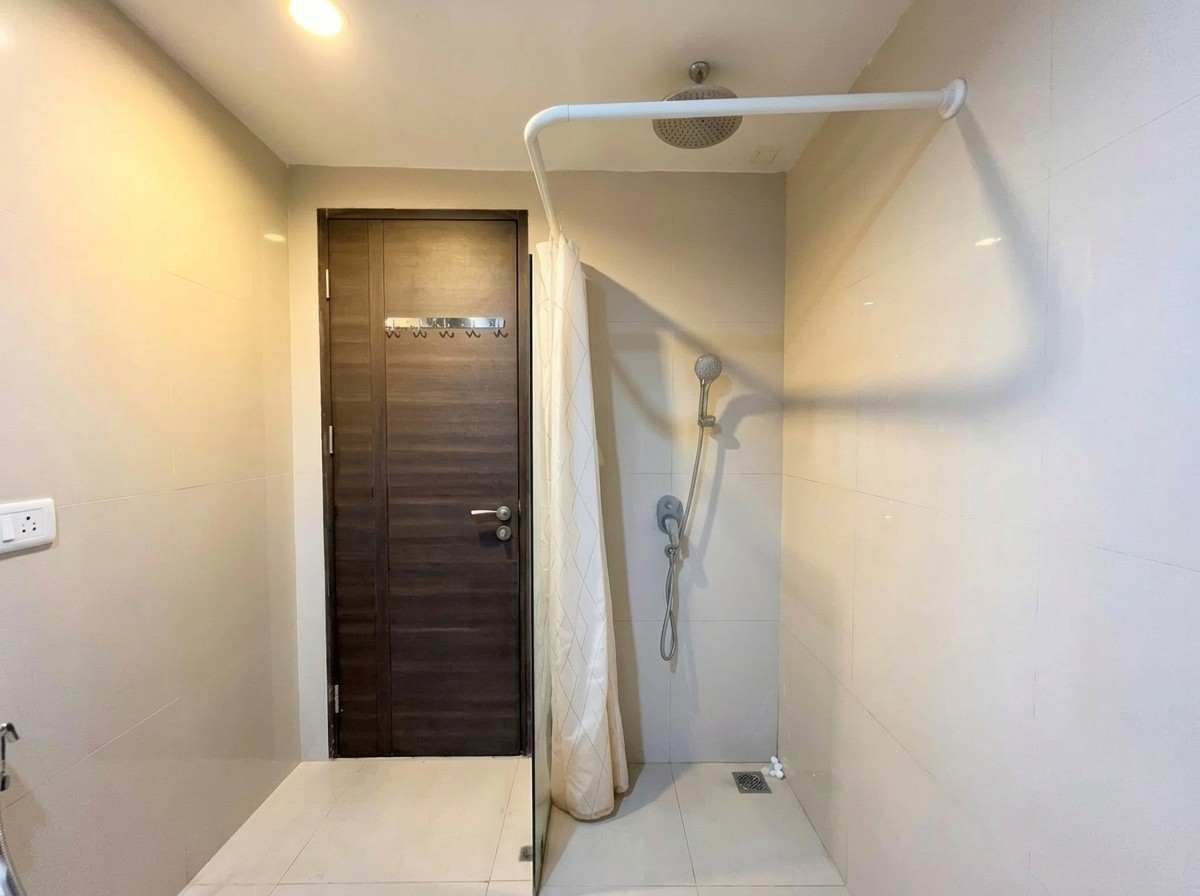 5b4c121e-eb23-48ac-b653-7d3fd6765371-1